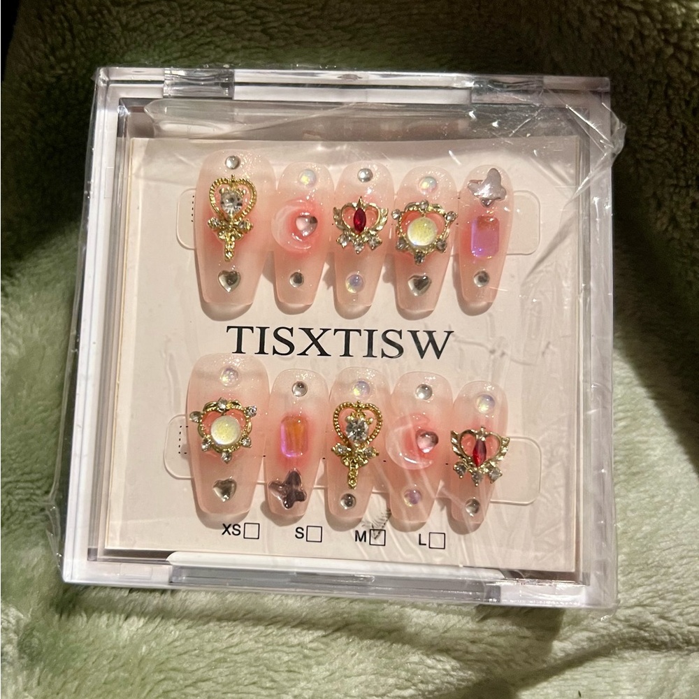 NWOT - Size M • Pink Glitter Press-On Nails with Gold Charms
